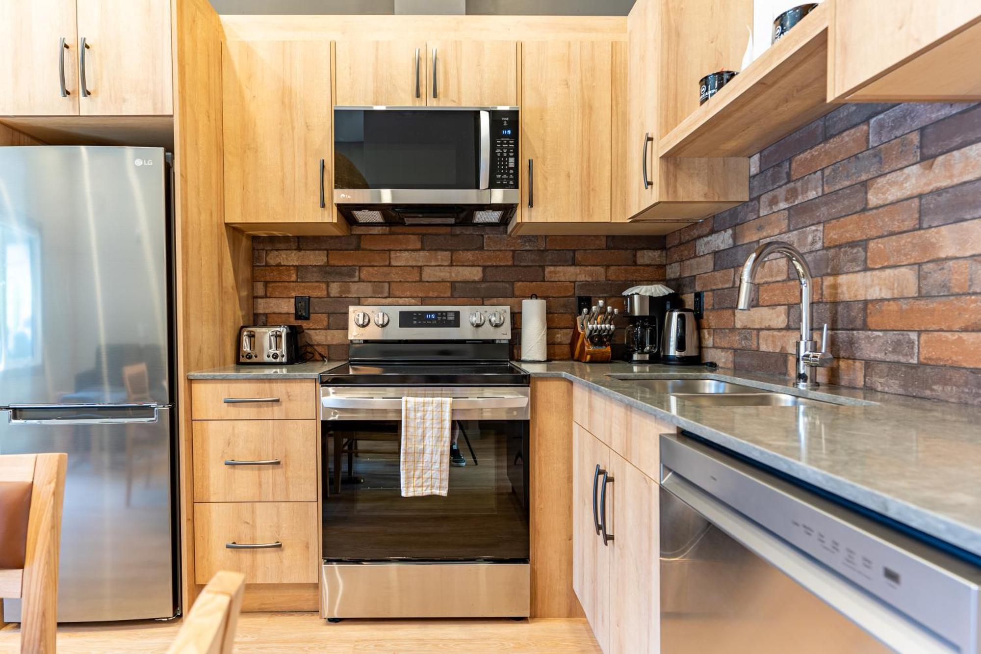 Basecamp Suites Revelstoke Room photo