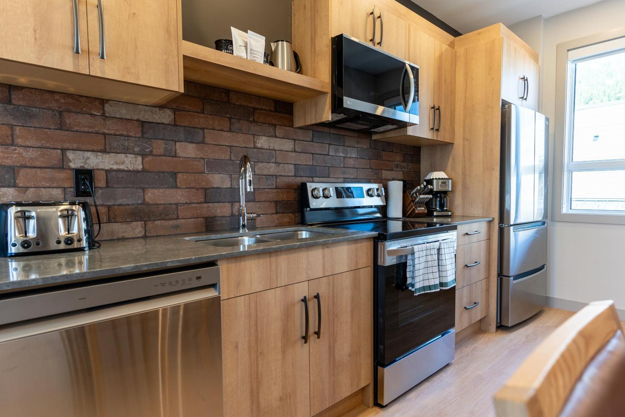 Basecamp Suites Revelstoke Room photo