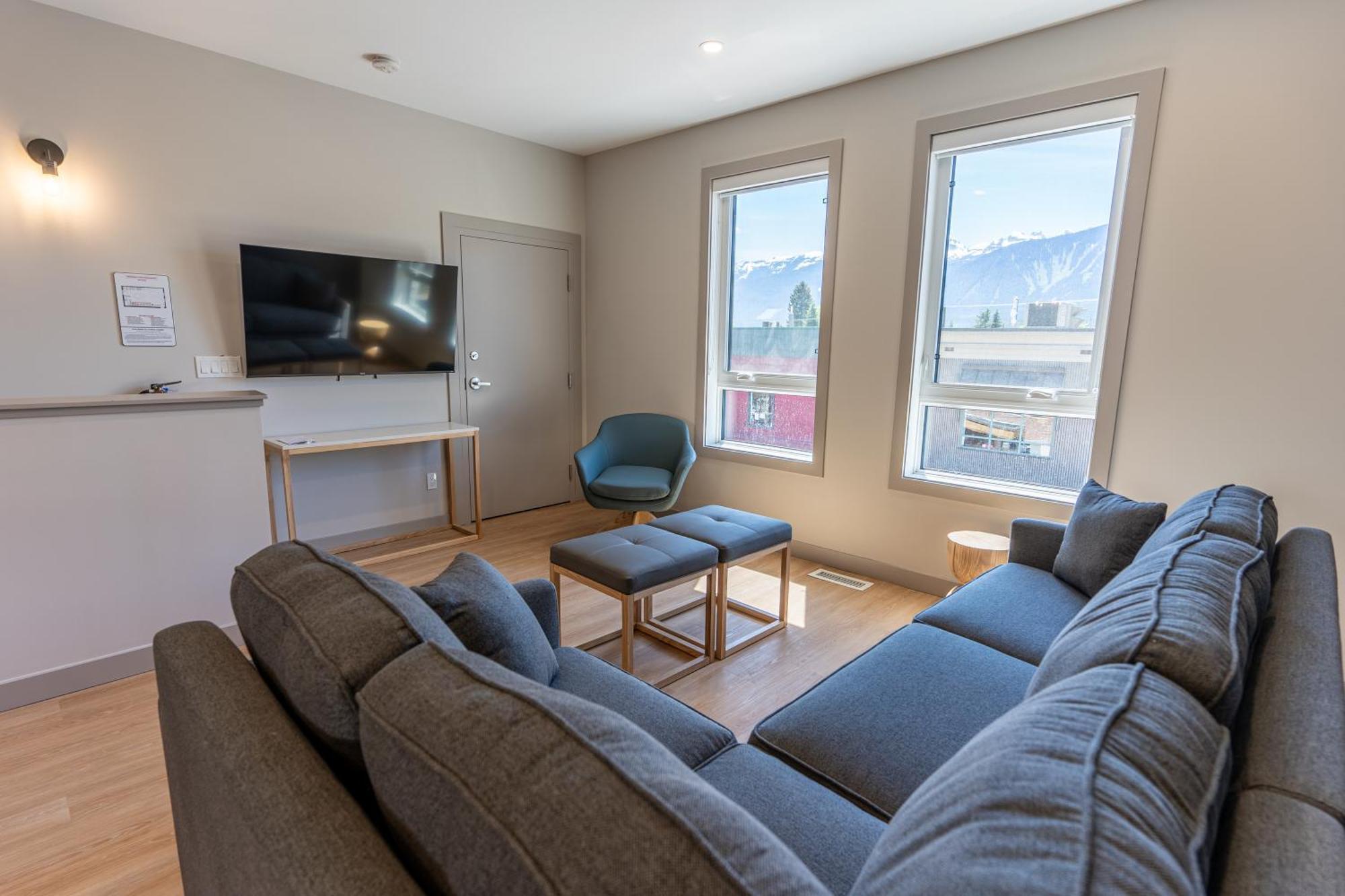 Basecamp Suites Revelstoke Room photo