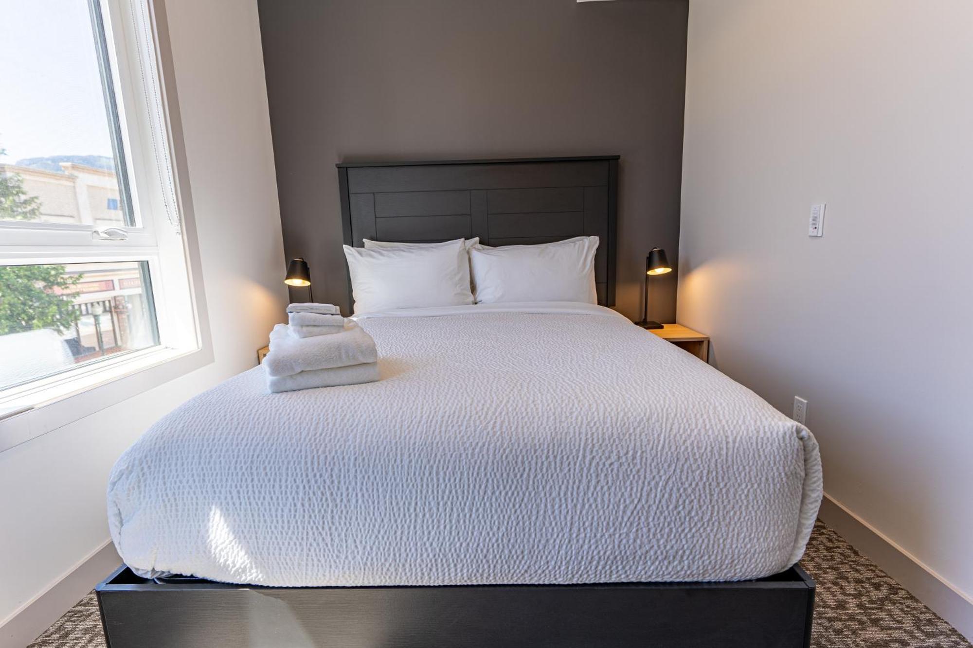 Basecamp Suites Revelstoke Room photo