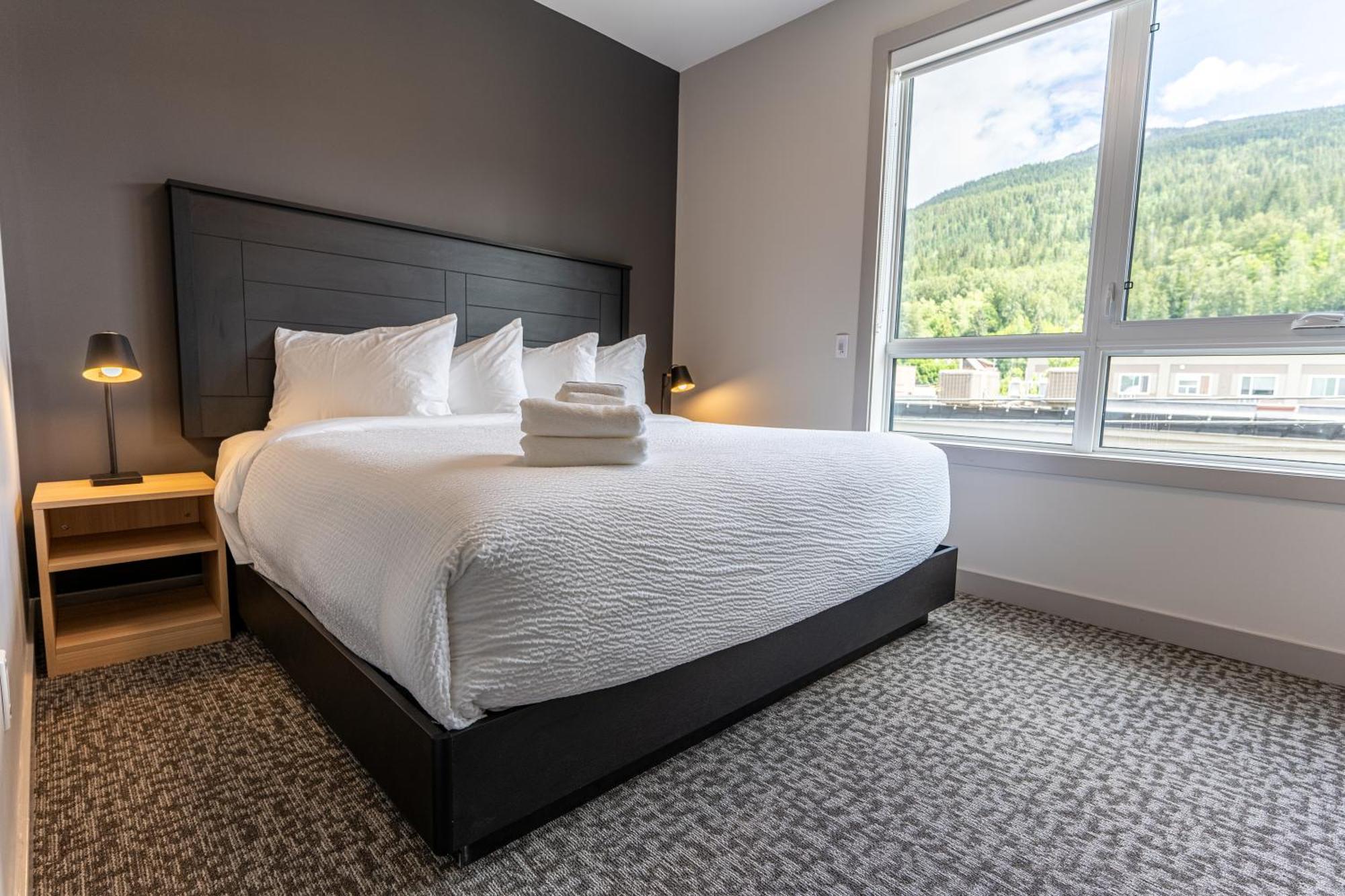 Basecamp Suites Revelstoke Exterior photo